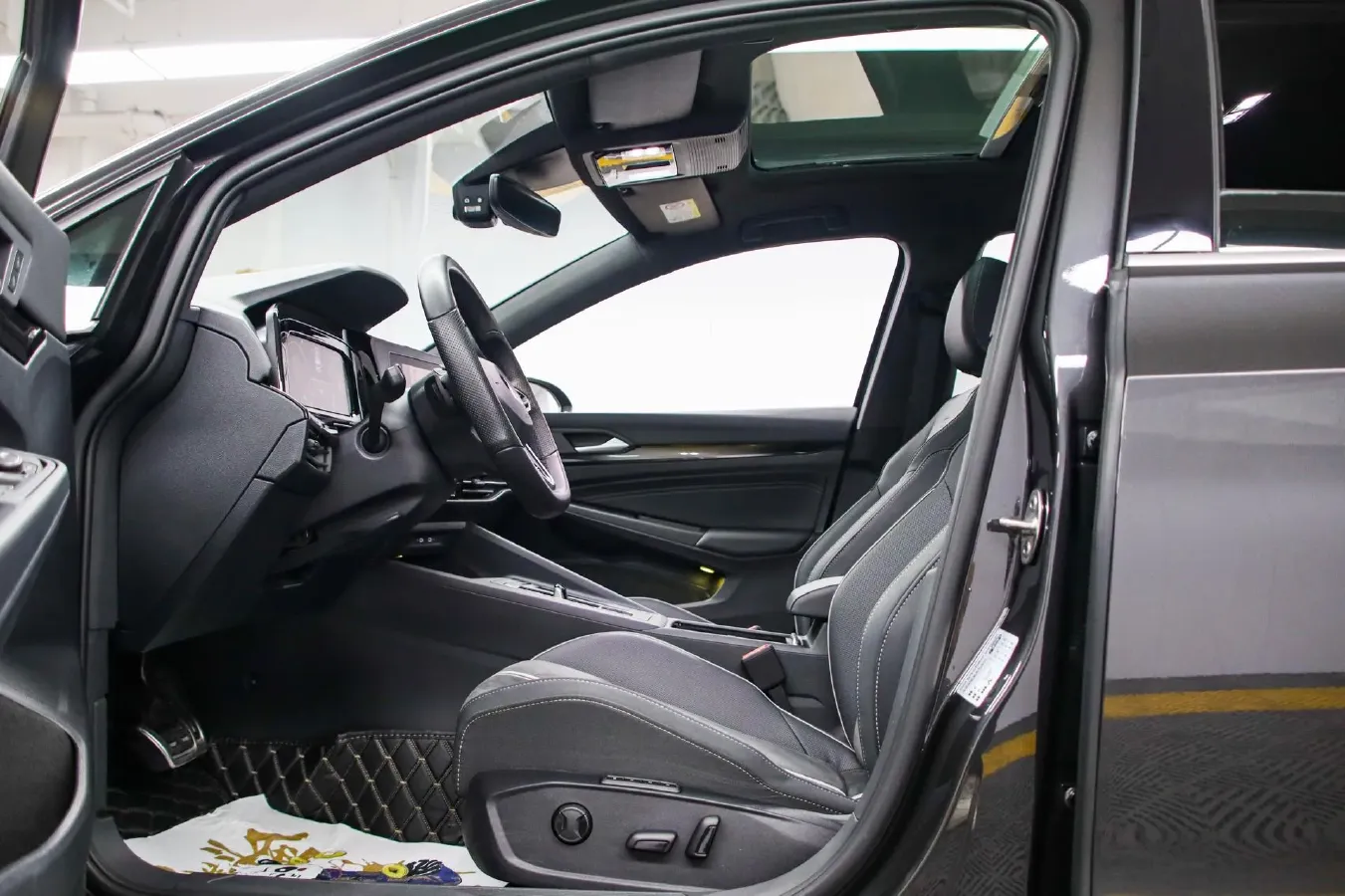 2021 Volkswagen Golf 1.4T 150HP L4 7DCT,autocango,china used car exporter,china ev exporter,chinese used car exporter,chinese used ev exporter