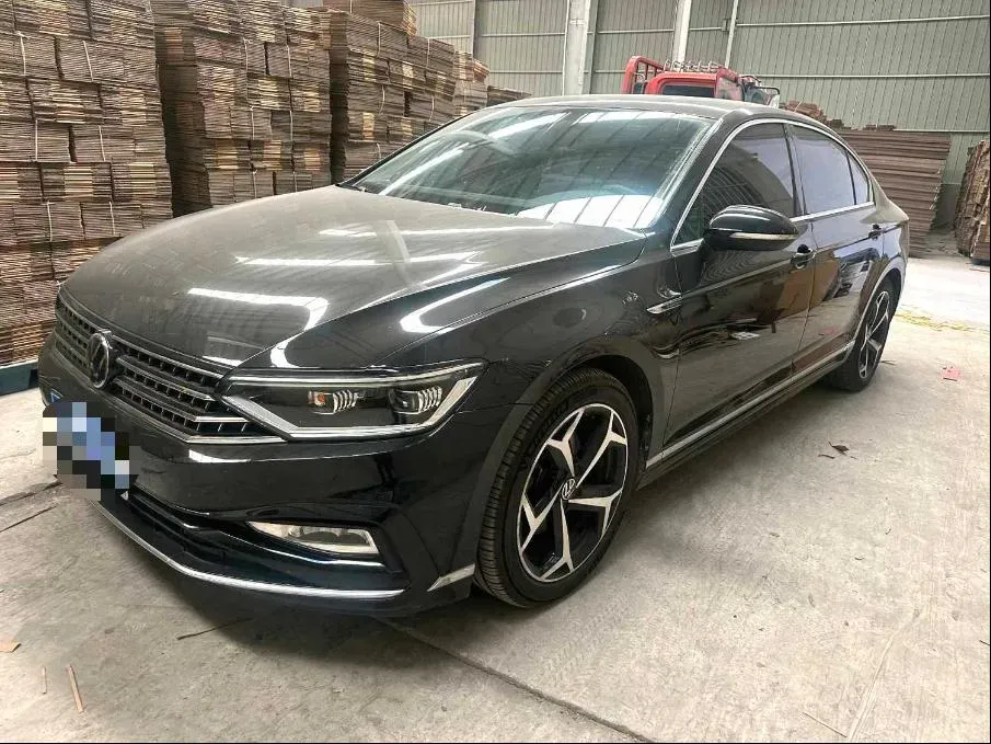 2023 Volkswagen Magotan 2.0T 186HP L4 7DCT,autocango,china used car exporter,china ev exporter,chinese used car exporter,chinese used ev exporter