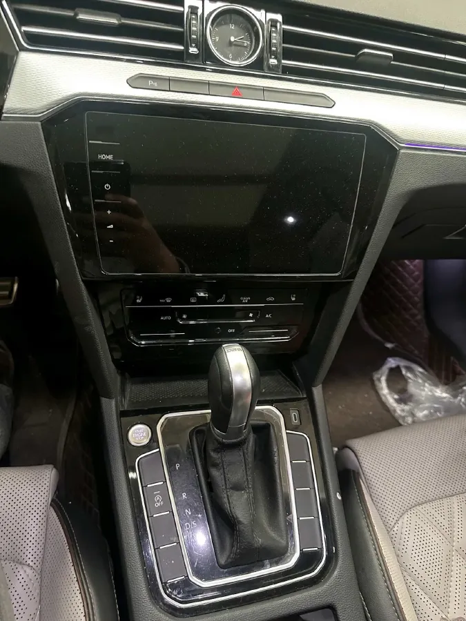 2023 Volkswagen Magotan 2.0T 186HP L4 7DCT,autocango,china used car exporter,china ev exporter,chinese used car exporter,chinese used ev exporter