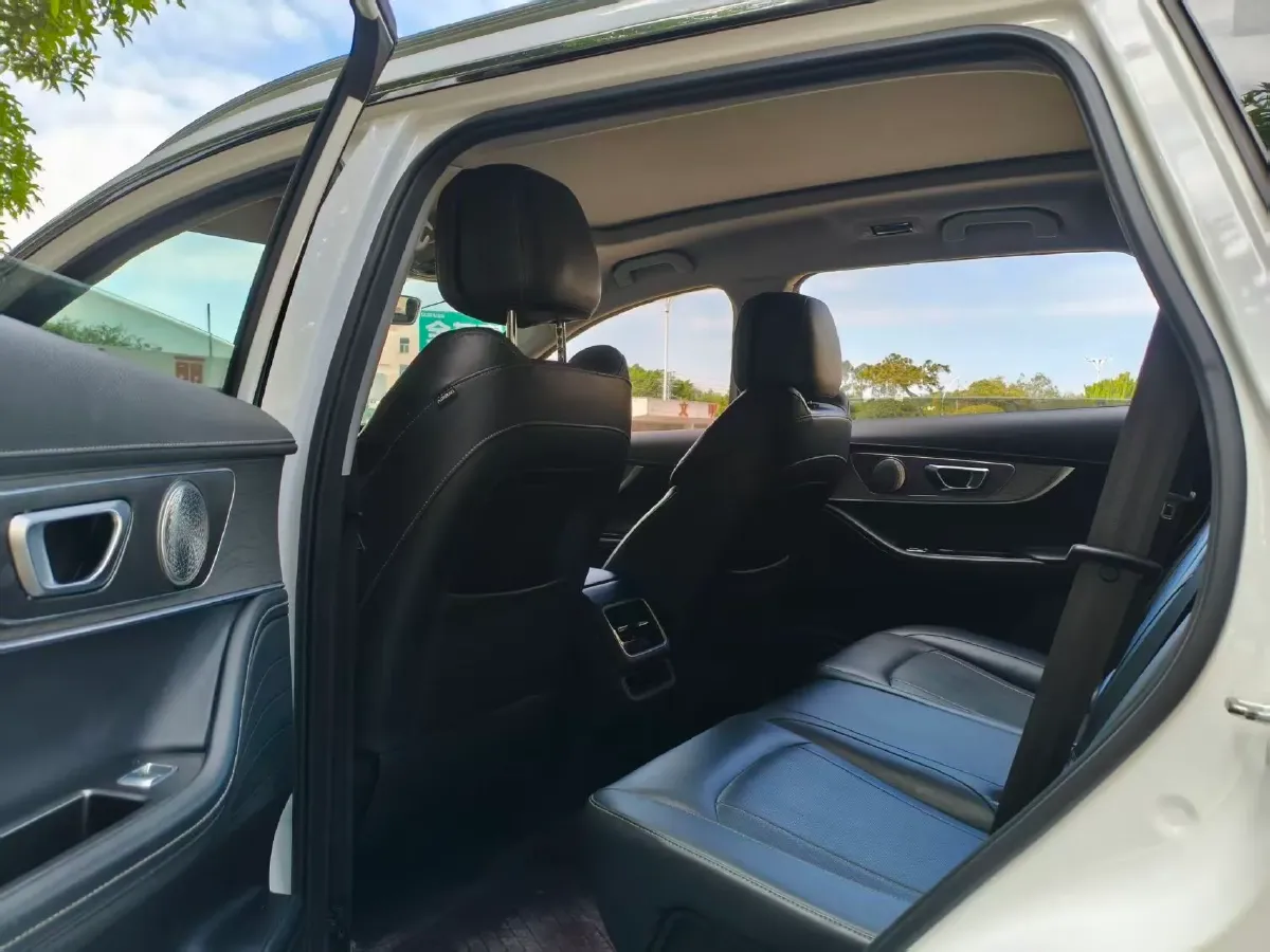 2022 Chery Tiggo 8 PRO 1.6T 197HP L4 7DCT,autocango,china used car exporter,china ev exporter,chinese used car exporter,chinese used ev exporter