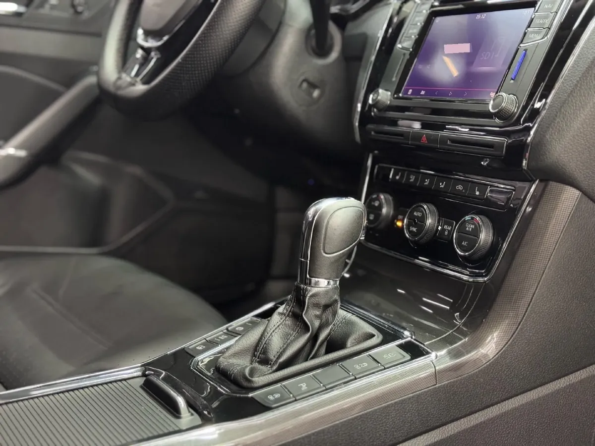 2017 Volkswagen Passat 1.8T 180HP L4 7DCT,autocango,china used car exporter,china ev exporter,chinese used car exporter,chinese used ev exporter