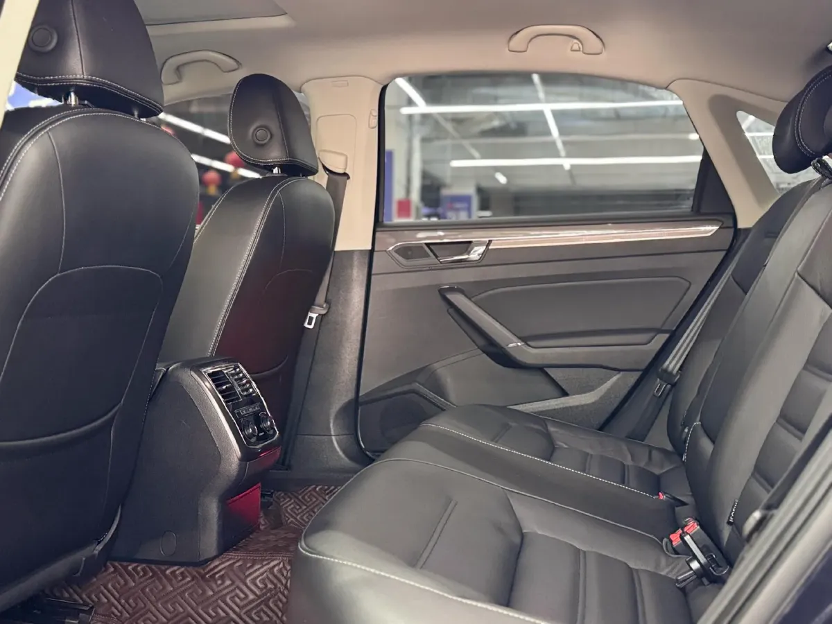 2017 Volkswagen Passat 1.8T 180HP L4 7DCT,autocango,china used car exporter,china ev exporter,chinese used car exporter,chinese used ev exporter