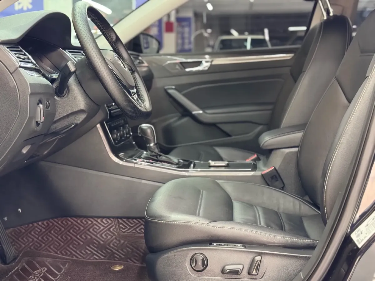 2017 Volkswagen Passat 1.8T 180HP L4 7DCT,autocango,china used car exporter,china ev exporter,chinese used car exporter,chinese used ev exporter