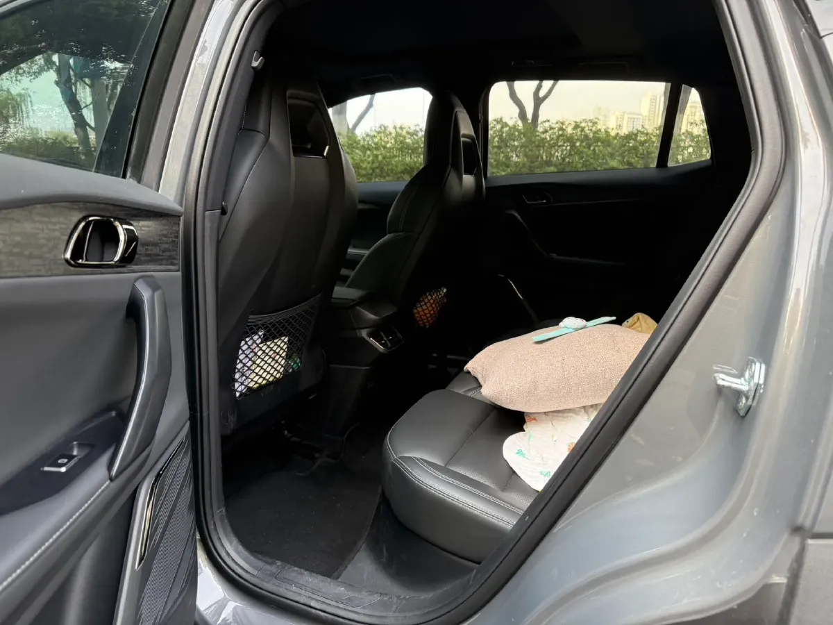 2023 LYNK&CO 06 1.5T 181HP L4 7DCT,autocango,china used car exporter,china ev exporter,chinese used car exporter,chinese used ev exporter