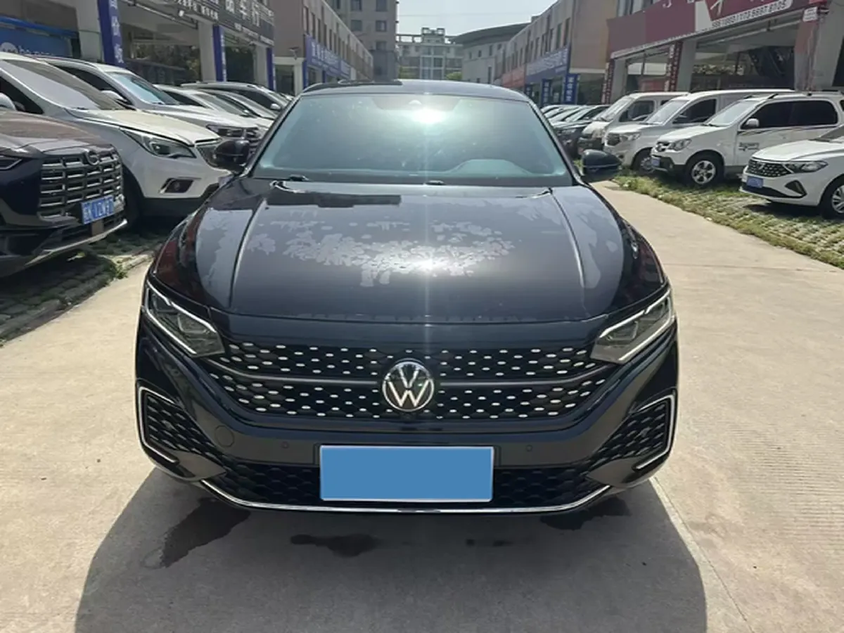 2023 Volkswagen Passat 2.0T 186HP L4 7DCT,autocango,china used car exporter,china ev exporter,chinese used car exporter,chinese used ev exporter