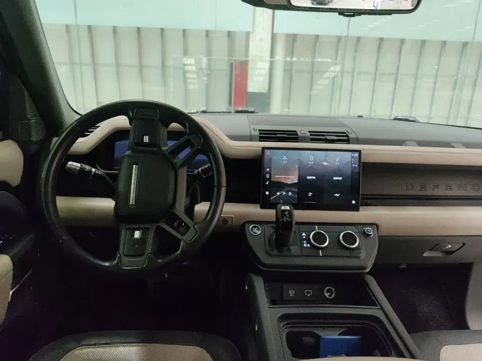 2021 Land Rover Defender 3.0T 400HP L6 8AT,autocango,china used car exporter,china ev exporter,chinese used car exporter,chinese used ev exporter