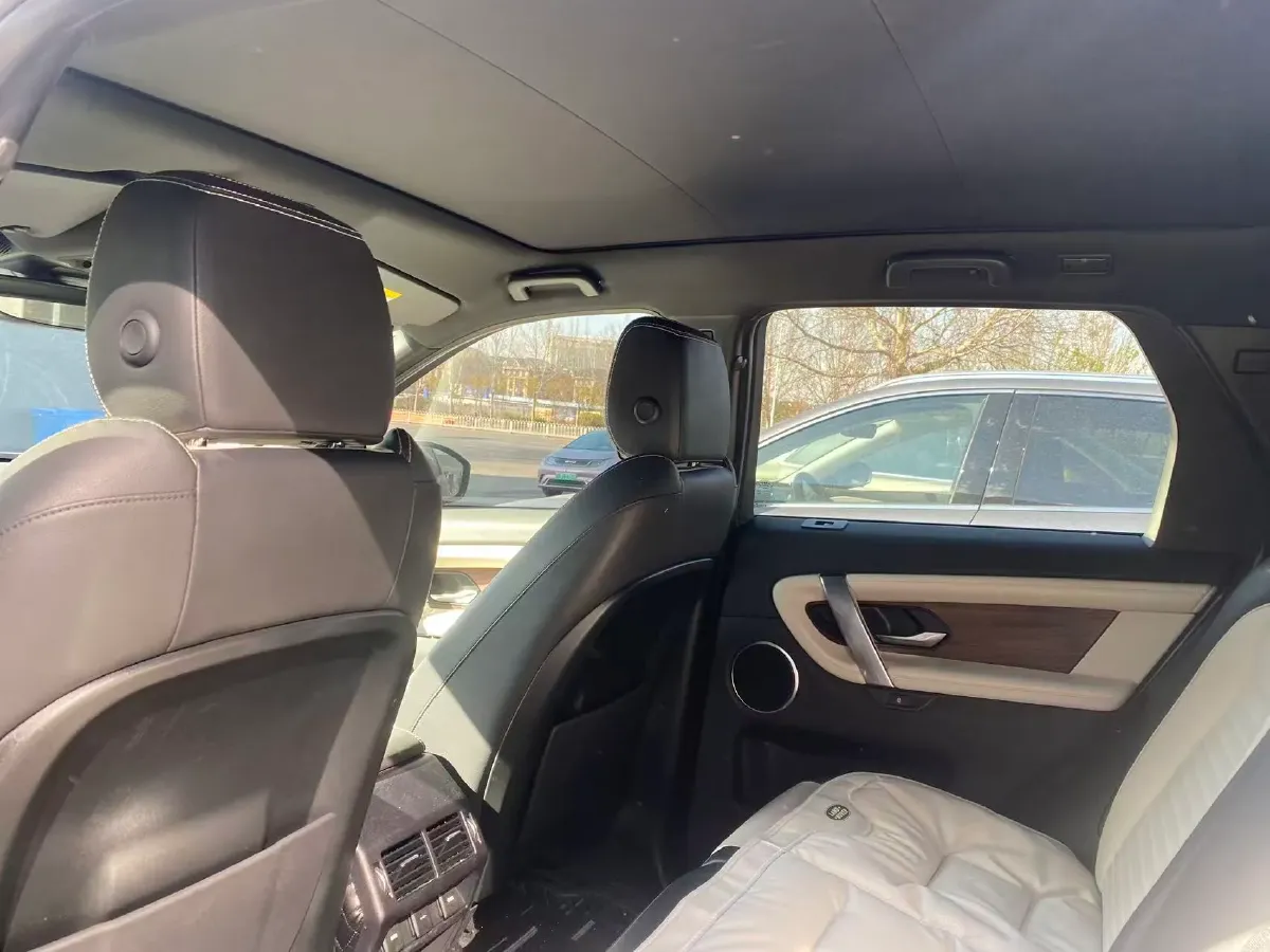 2020 Land Rover Discovery Sport 2.0T 249HP L4 9AT,autocango,china used car exporter,china ev exporter,chinese used car exporter,chinese used ev exporter