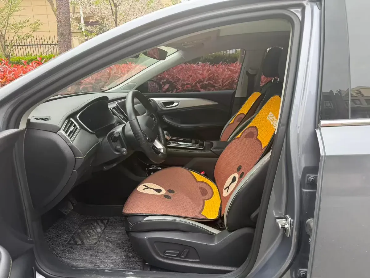 2020 Roewe i6 MAX 1.5T 169HP L4 AMT PHEV,autocango,china used car exporter,china ev exporter,chinese used car exporter,chinese used ev exporter