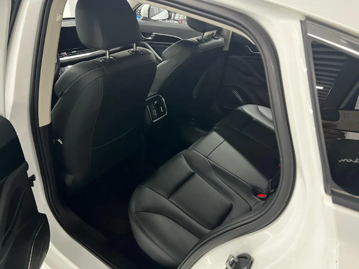 2024 Bestune B70 1.5T 169HP L4 7DCT,autocango,china used car exporter,china ev exporter,chinese used car exporter,chinese used ev exporter