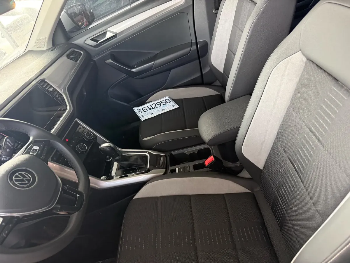 2021 Volkswagen T-Roc 1.4T 150HP L4 7DCT,autocango,china used car exporter,china ev exporter,chinese used car exporter,chinese used ev exporter