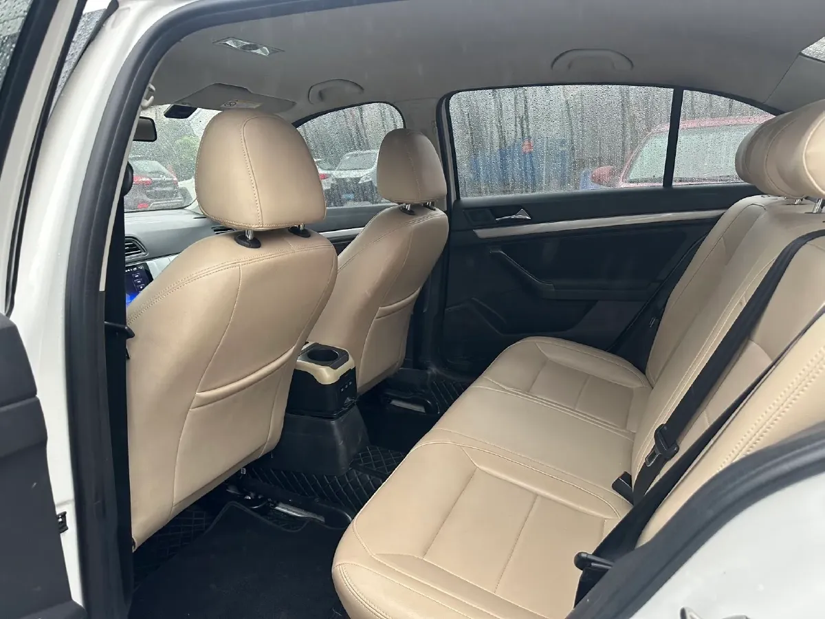 2019 Volkswagen Polo 1.5L 113HP L4 5MT,autocango,china used car exporter,china ev exporter,chinese used car exporter,chinese used ev exporter