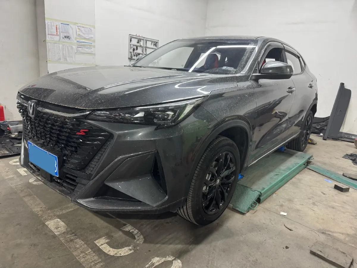 2025 ChangAn X5 PLUS 1.5T 188HP L4 7DCT,autocango,china used car exporter,china ev exporter,chinese used car exporter,chinese used ev exporter