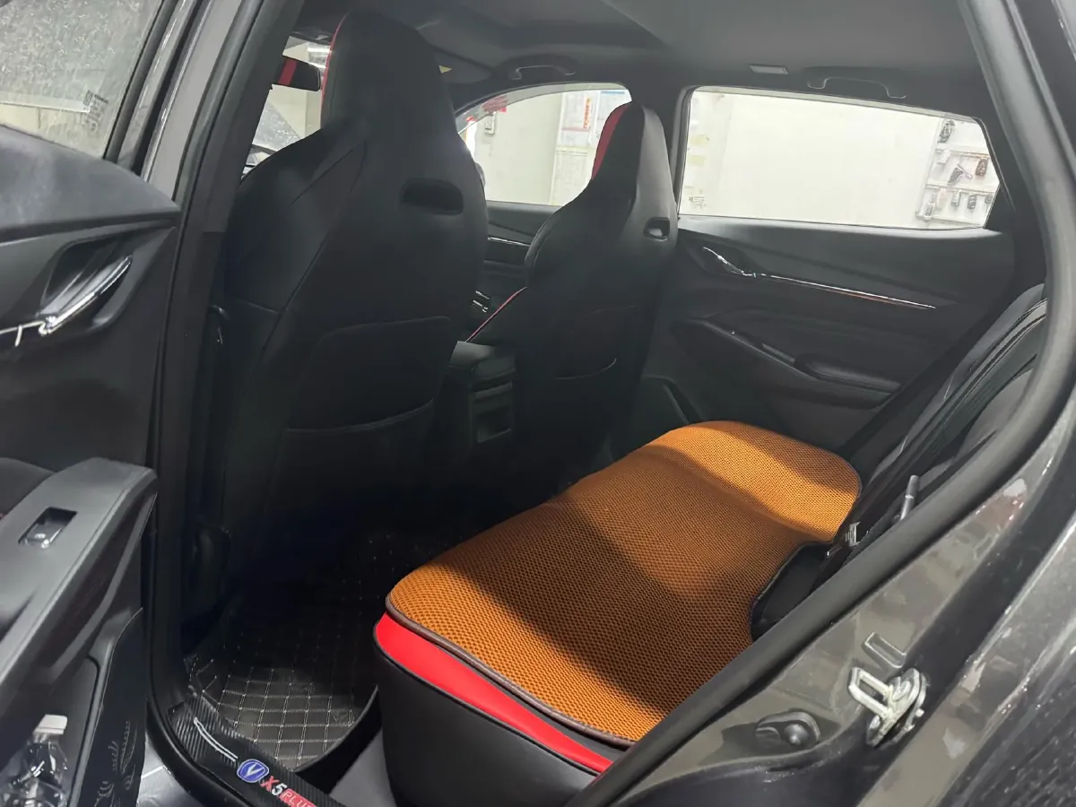 2025 ChangAn X5 PLUS 1.5T 188HP L4 7DCT,autocango,china used car exporter,china ev exporter,chinese used car exporter,chinese used ev exporter