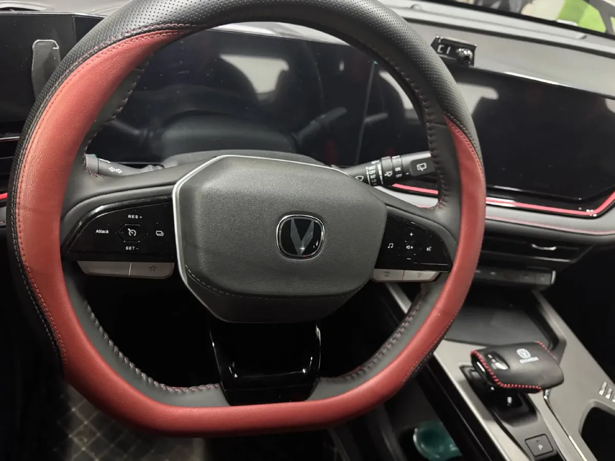 2025 ChangAn X5 PLUS 1.5T 188HP L4 7DCT,autocango,china used car exporter,china ev exporter,chinese used car exporter,chinese used ev exporter