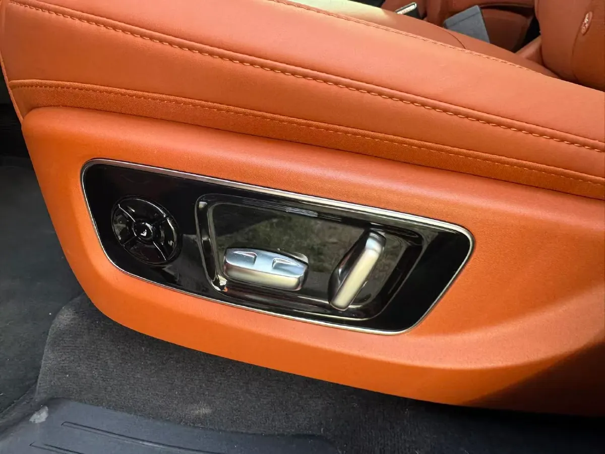 2023 Li L9 Range Extended 154HP REEV 42.6KWH,autocango,china used car exporter,china ev exporter,chinese used car exporter,chinese used ev exporter