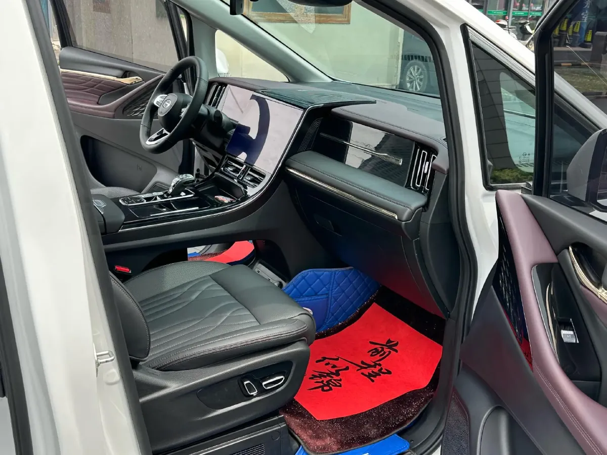 2024 GAC Trumpchi M8 2.0T 252HP L4 8AT,autocango,china used car exporter,china ev exporter,chinese used car exporter,chinese used ev exporter