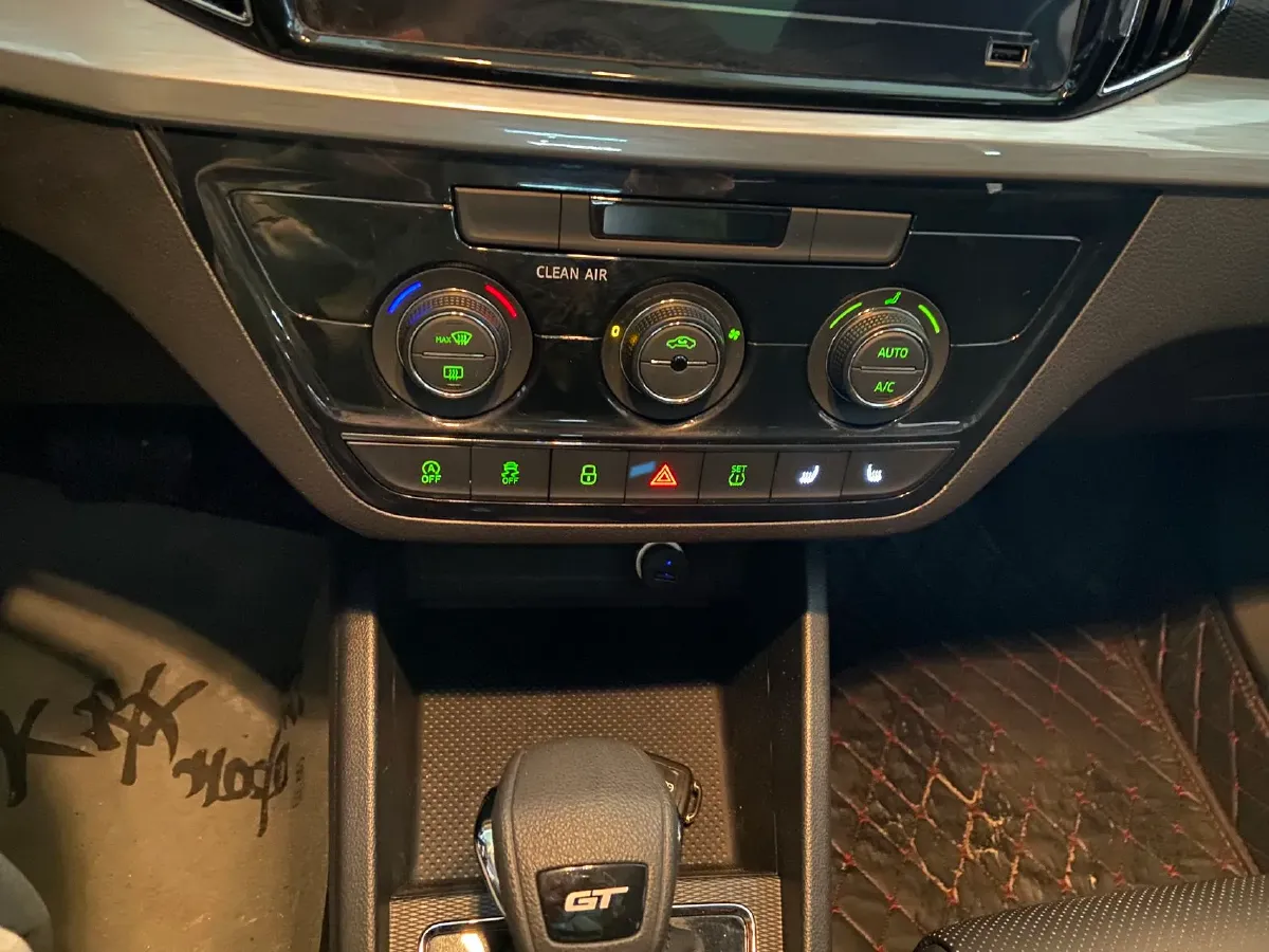 2022 Skoda Kamiq 1.5L 112HP L4 6AT,autocango,china used car exporter,china ev exporter,chinese used car exporter,chinese used ev exporter