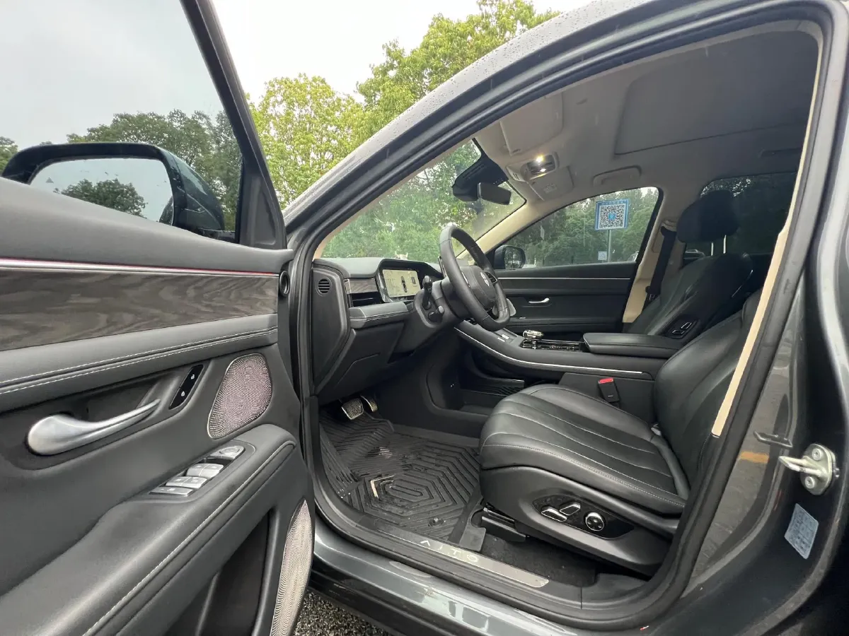 2022 Volvo S60 2.0T 197HP L4 8AT,autocango,china used car exporter,china ev exporter,chinese used car exporter,chinese used ev exporter