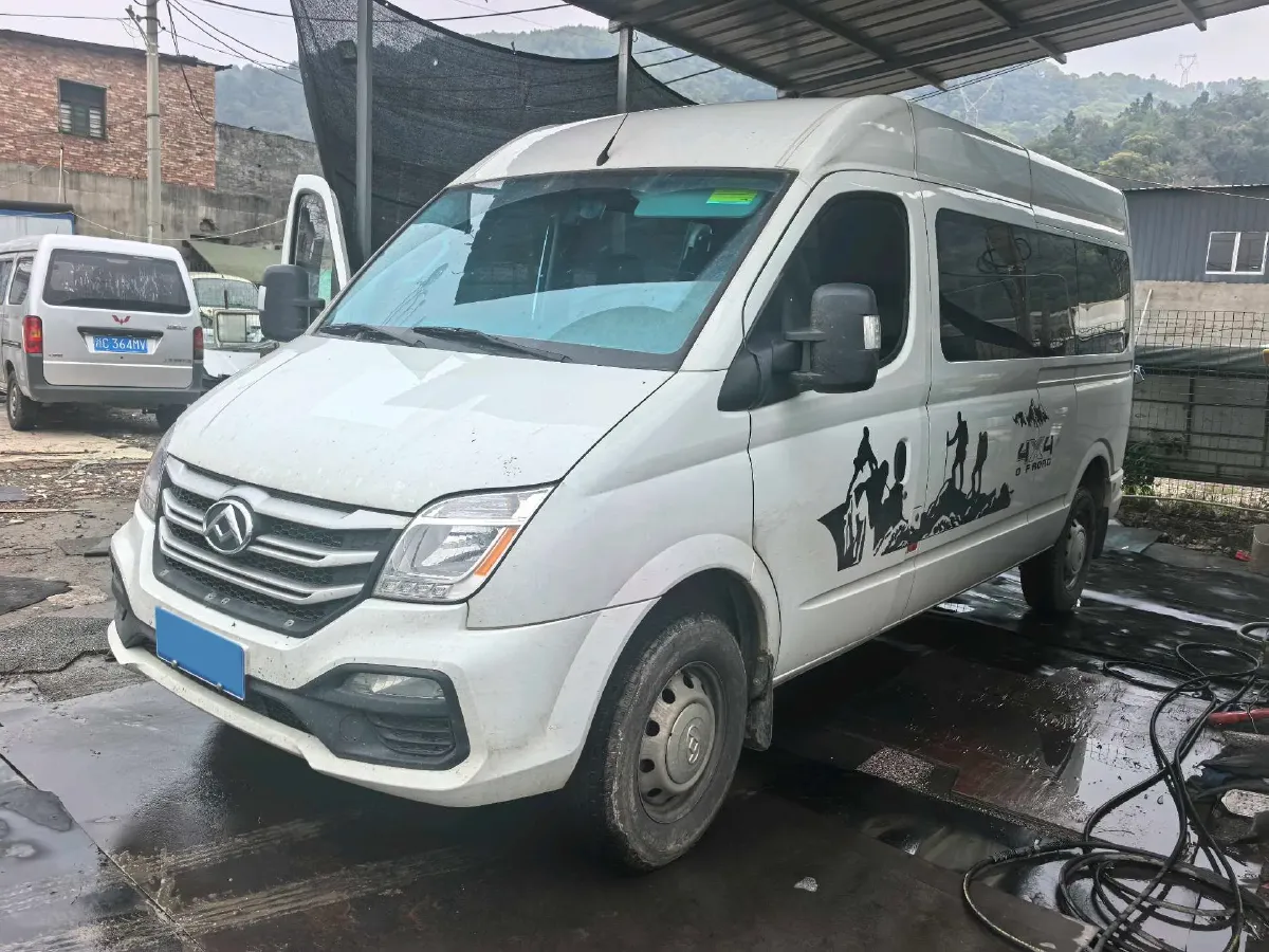 2024 MAXUS XinTu V80 2.0T 147HP L4 6MT,autocango,china used car exporter,china ev exporter,chinese used car exporter,chinese used ev exporter