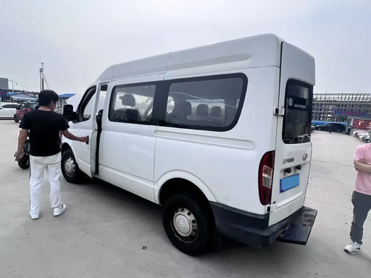 2019 MAXUS XinTu V80 2.5T 136HP L4 6MT,autocango,china used car exporter,china ev exporter,chinese used car exporter,chinese used ev exporter