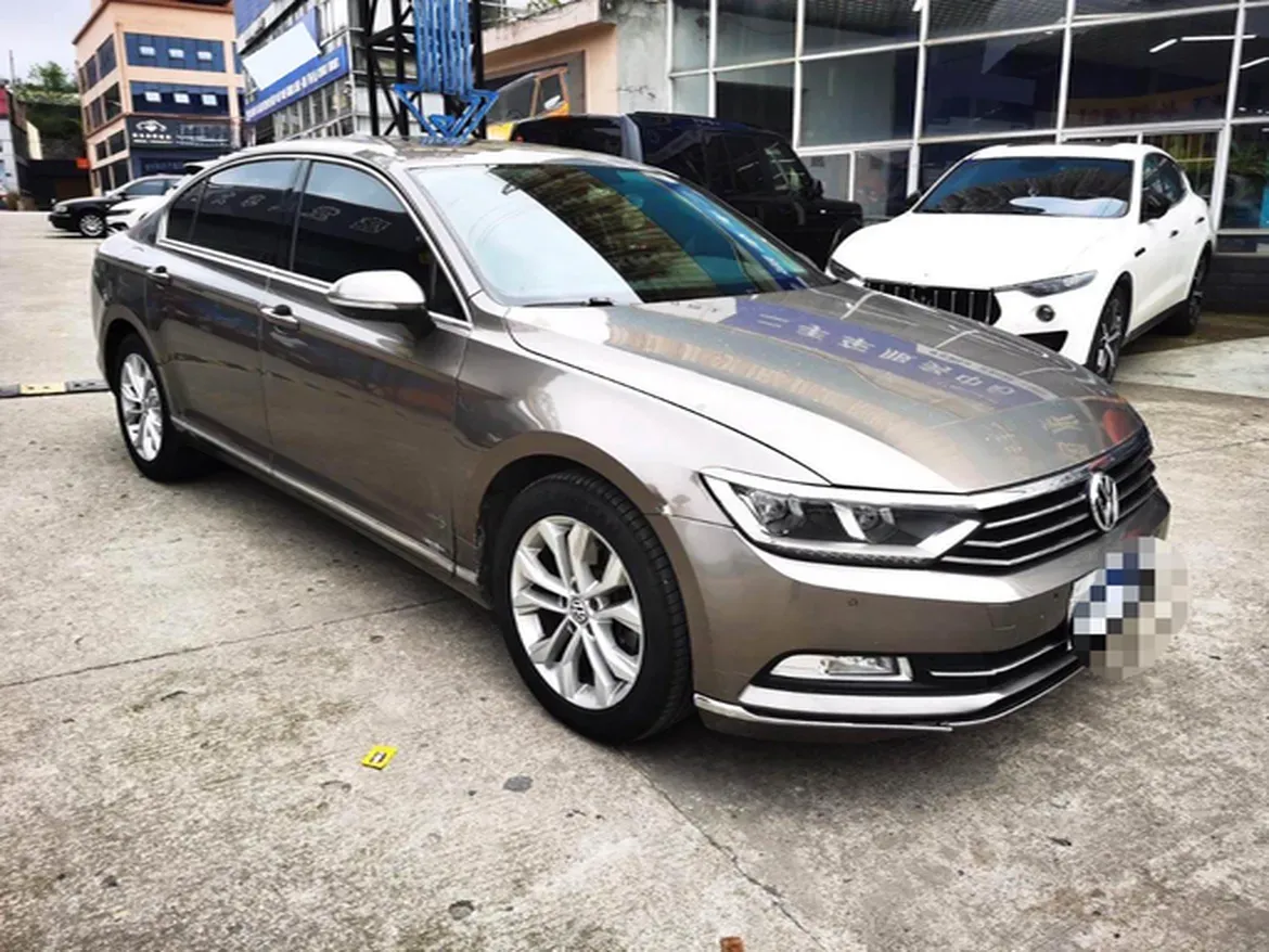2017 Volkswagen Magotan 1.8T 180HP L4 7DCT,autocango,china used car exporter,china ev exporter,chinese used car exporter,chinese used ev exporter