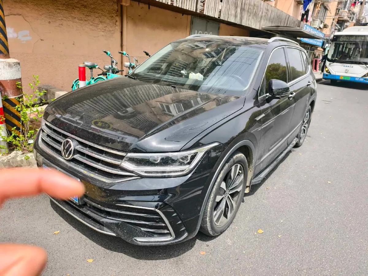 2024 Volkswagen Tiguan L 2.0T 186HP L4 7DCT,autocango,china used car exporter,china ev exporter,chinese used car exporter,chinese used ev exporter