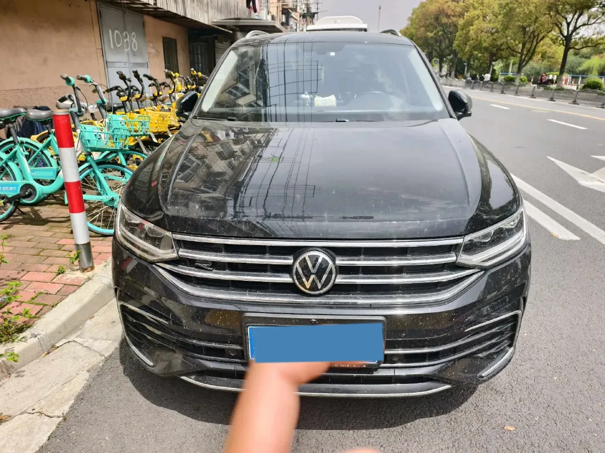 2024 Volkswagen Tiguan L 2.0T 186HP L4 7DCT,autocango,china used car exporter,china ev exporter,chinese used car exporter,chinese used ev exporter