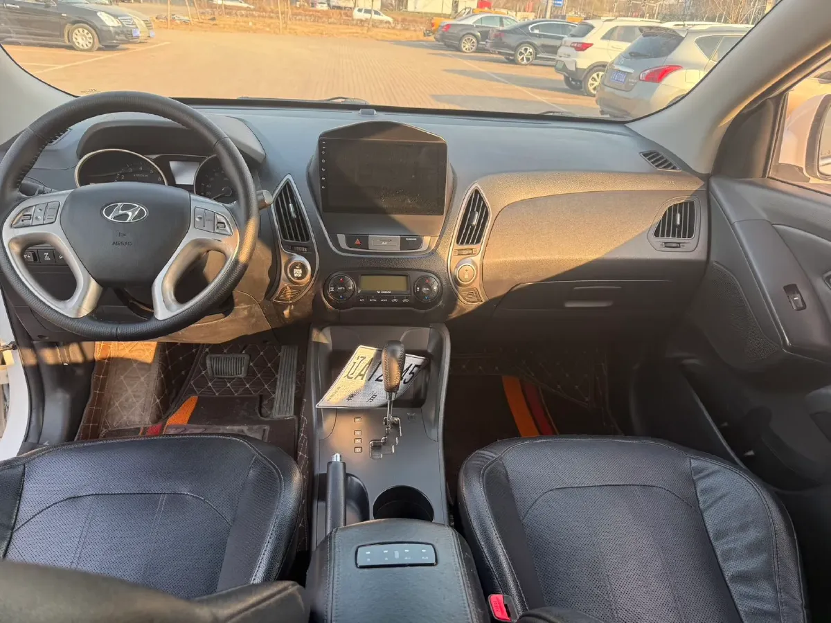 2015 Hyundai ix35 2.0L 165HP L4 6AT,autocango,china used car exporter,china ev exporter,chinese used car exporter,chinese used ev exporter