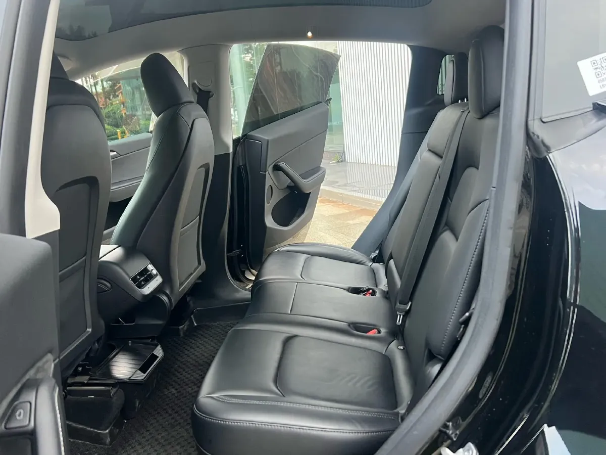 2022 Tesla Model Y BEV 60KWH,autocango,china used car exporter,china ev exporter,chinese used car exporter,chinese used ev exporter