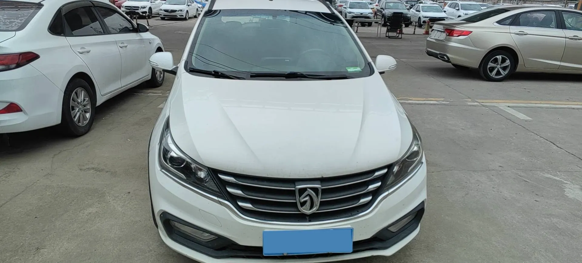 2017 BaoJun 310W 1.5L 112HP L4 6MT,autocango,china used car exporter,china ev exporter,chinese used car exporter,chinese used ev exporter