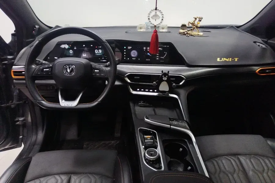 2022 ChangAn UNI-T 1.5T 188HP L4 7DCT,autocango,china used car exporter,china ev exporter,chinese used car exporter,chinese used ev exporter