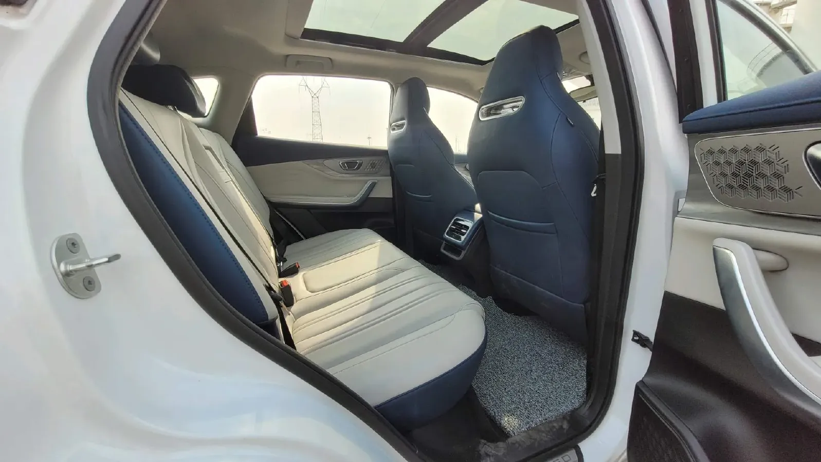 2023 Exceed LXC-DM 1.5T 156HP L4 3DHT PHEV 19.27KWH,autocango,china used car exporter,china ev exporter,chinese used car exporter,chinese used ev exporter