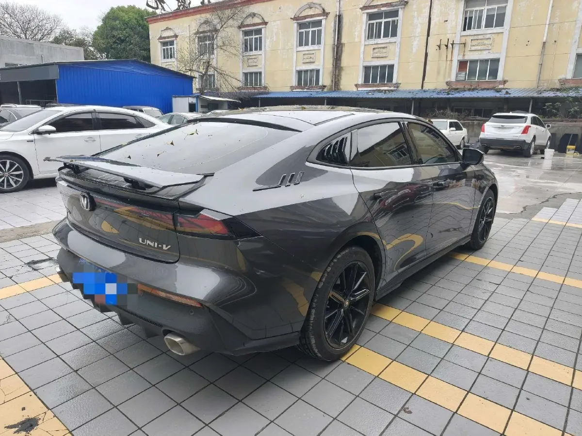 2023 ChangAn UNI-V 1.5T 188HP L4 7DCT,autocango,china used car exporter,china ev exporter,chinese used car exporter,chinese used ev exporter