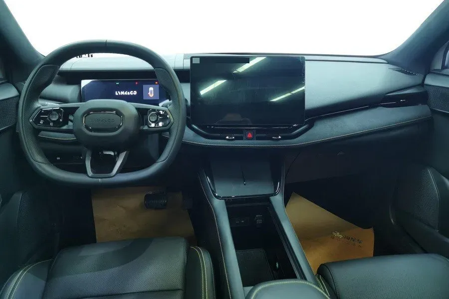 2025 LYNK&CO 06 1.5T 181HP L4 7DCT,autocango,china used car exporter,china ev exporter,chinese used car exporter,chinese used ev exporter