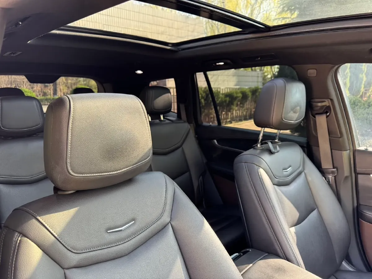 2022 Cadillac XT6 2.0T 237HP L4 9AT,autocango,china used car exporter,china ev exporter,chinese used car exporter,chinese used ev exporter