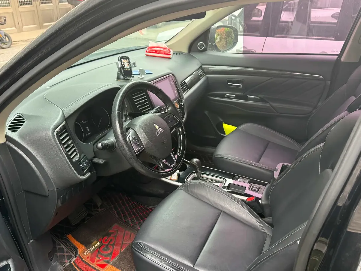 2019 Mitsubishi Outlander 2.0L 166HP L4 CVT,autocango,china used car exporter,china ev exporter,chinese used car exporter,chinese used ev exporter