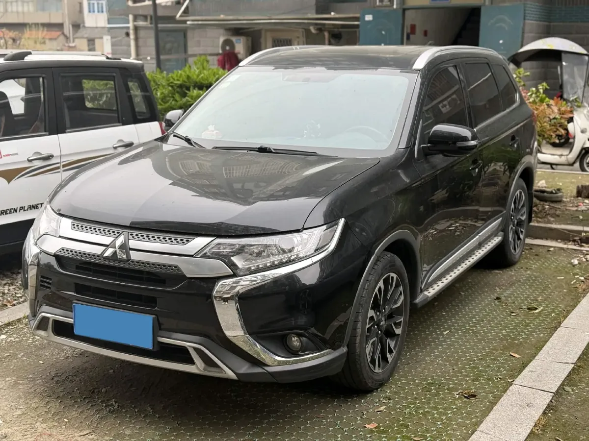 2019 Mitsubishi Outlander 2.0L 166HP L4 CVT,autocango,china used car exporter,china ev exporter,chinese used car exporter,chinese used ev exporter