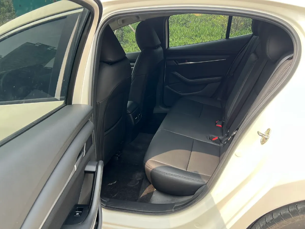 2021 Mazda 3 Axela 2.0L 158HP L4 6AT,autocango,china used car exporter,china ev exporter,chinese used car exporter,chinese used ev exporter