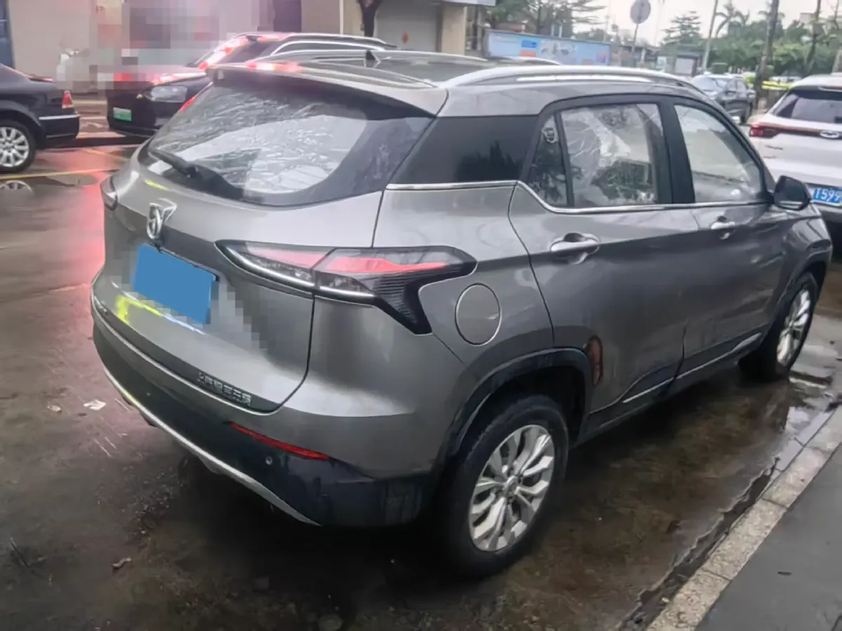 2019 BaoJun 730 1.5L 105HP L4 6MT,autocango,china used car exporter,china ev exporter,chinese used car exporter,chinese used ev exporter