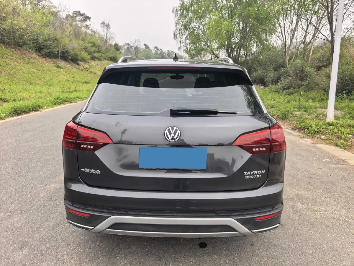 2019 Jeep Cherokee 2.0T 234HP L4 9AT,autocango,china used car exporter,china ev exporter,chinese used car exporter,chinese used ev exporter