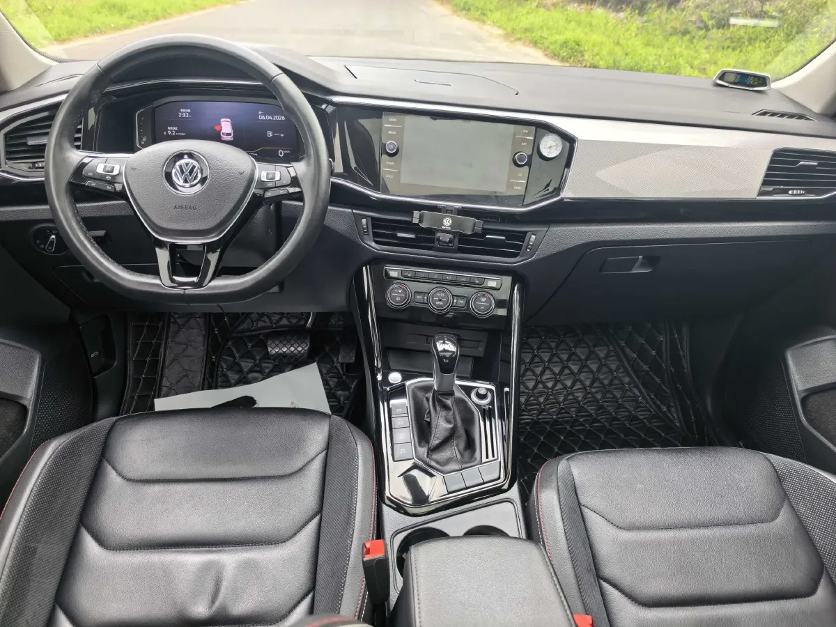 2019 Jeep Cherokee 2.0T 234HP L4 9AT,autocango,china used car exporter,china ev exporter,chinese used car exporter,chinese used ev exporter