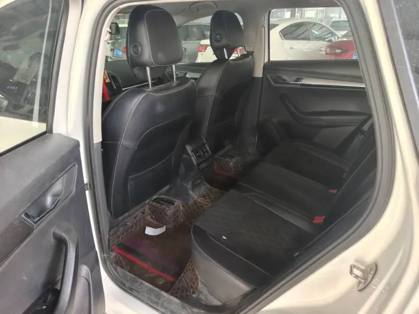 2021 Skoda Karoq 1.4T 150HP L4 7DCT,autocango,china used car exporter,china ev exporter,chinese used car exporter,chinese used ev exporter