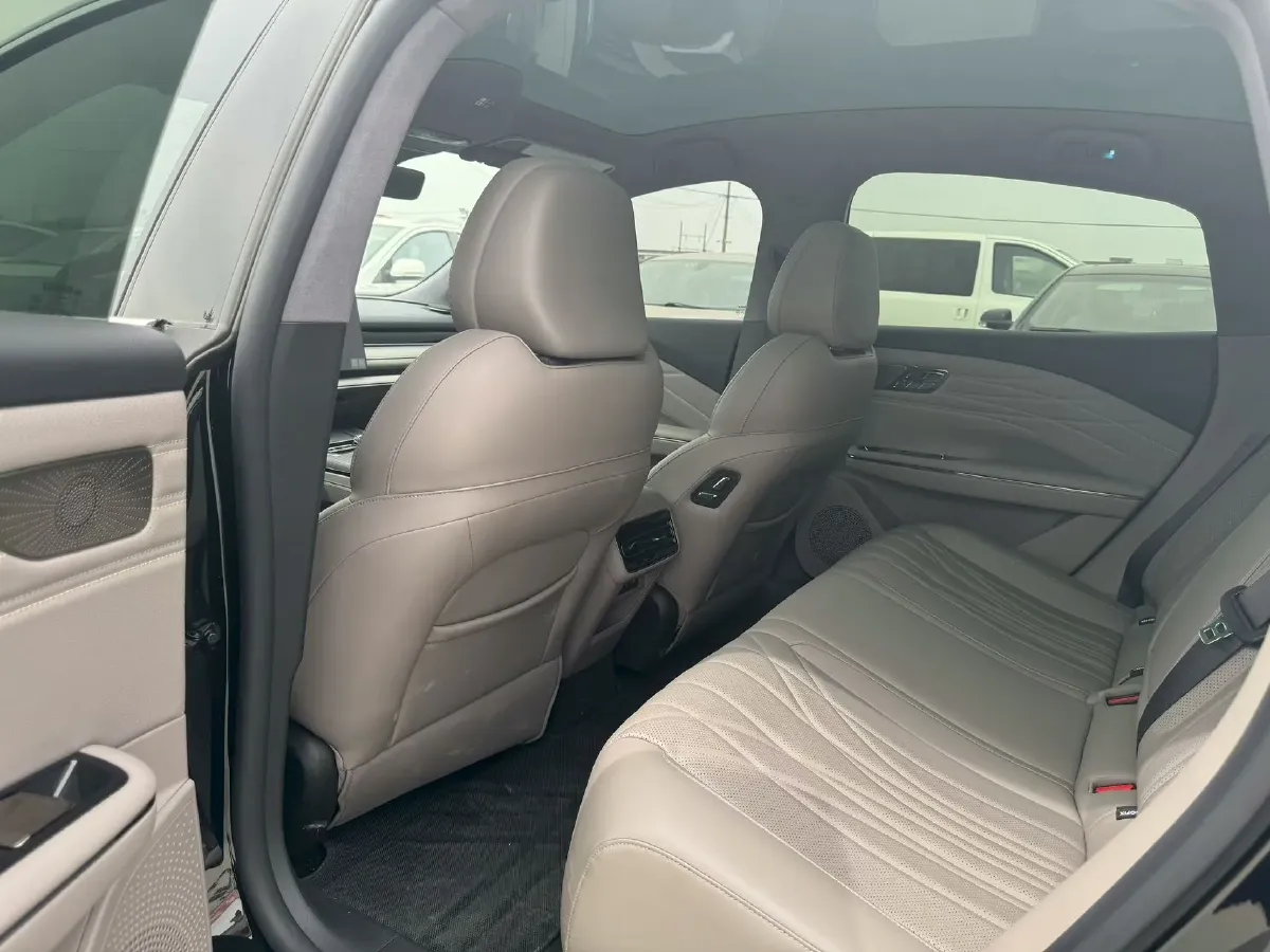 2025 Geely Galaxy Starshine 8 1.5T 163HP L4 3DHT PHEV 27.69KWH,autocango,china used car exporter,china ev exporter,chinese used car exporter,chinese used ev exporter