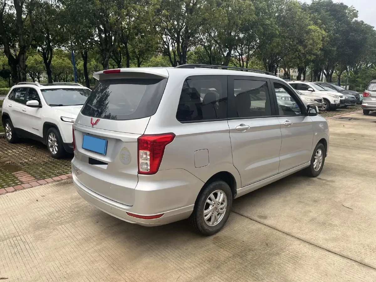2019 WuLing HongGuang 1.5L 105HP L4 5MT,autocango,china used car exporter,china ev exporter,chinese used car exporter,chinese used ev exporter