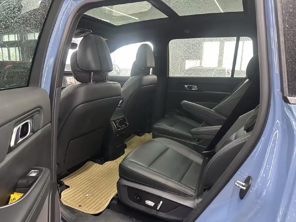 2021 Li ONE Range Extended 131HP REEV 40.5KWH,autocango,china used car exporter,china ev exporter,chinese used car exporter,chinese used ev exporter