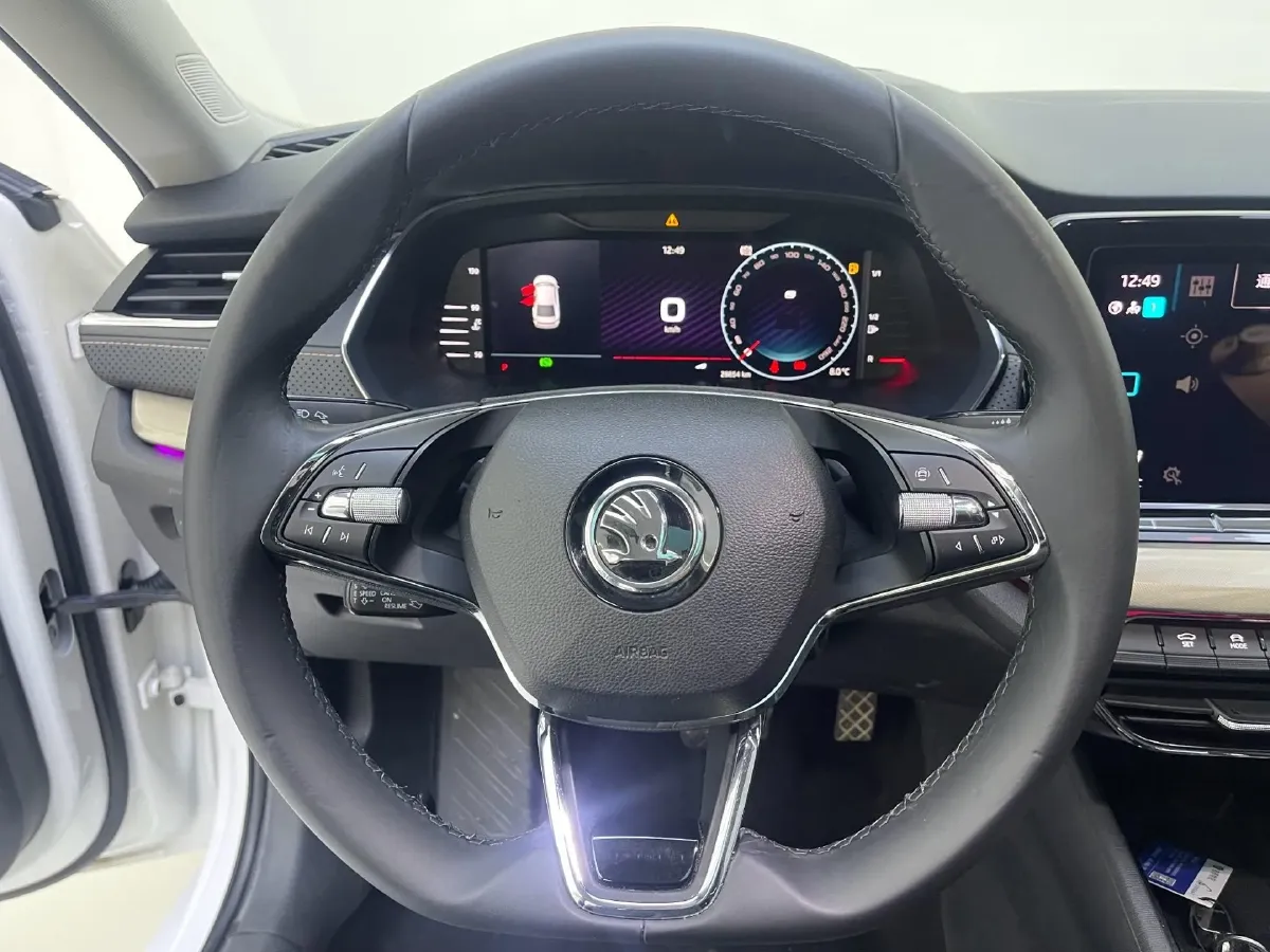 2021 Skoda Octavia 1.4T 150HP L4 7DCT,autocango,china used car exporter,china ev exporter,chinese used car exporter,chinese used ev exporter