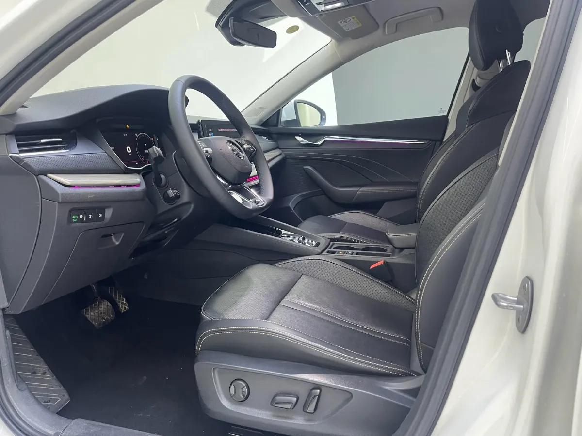 2021 Skoda Octavia 1.4T 150HP L4 7DCT,autocango,china used car exporter,china ev exporter,chinese used car exporter,chinese used ev exporter