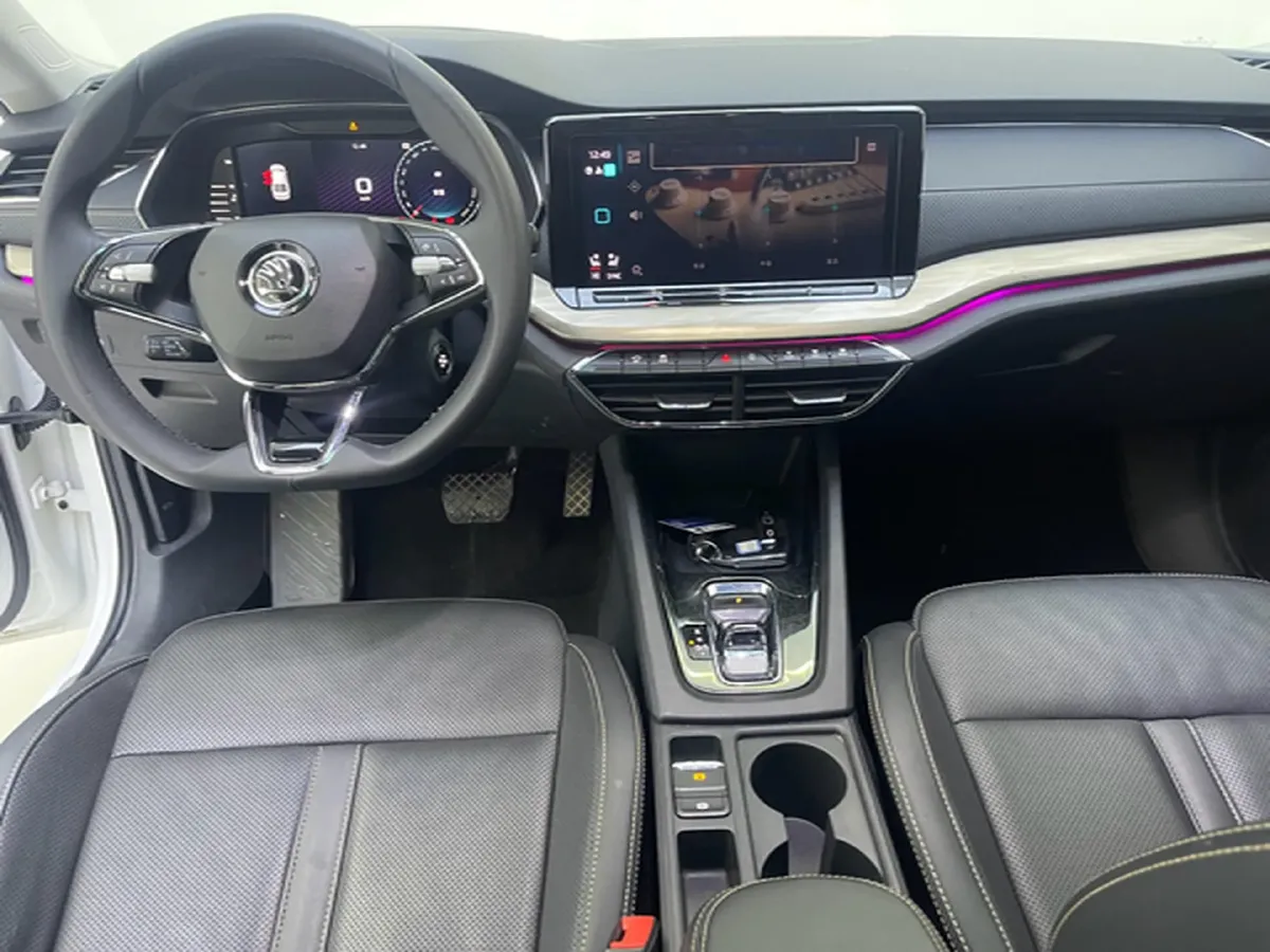 2021 Skoda Octavia 1.4T 150HP L4 7DCT,autocango,china used car exporter,china ev exporter,chinese used car exporter,chinese used ev exporter