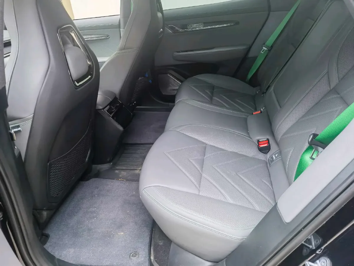 2022 Zeekr 001 BEV 86KWH,autocango,china used car exporter,china ev exporter,chinese used car exporter,chinese used ev exporter