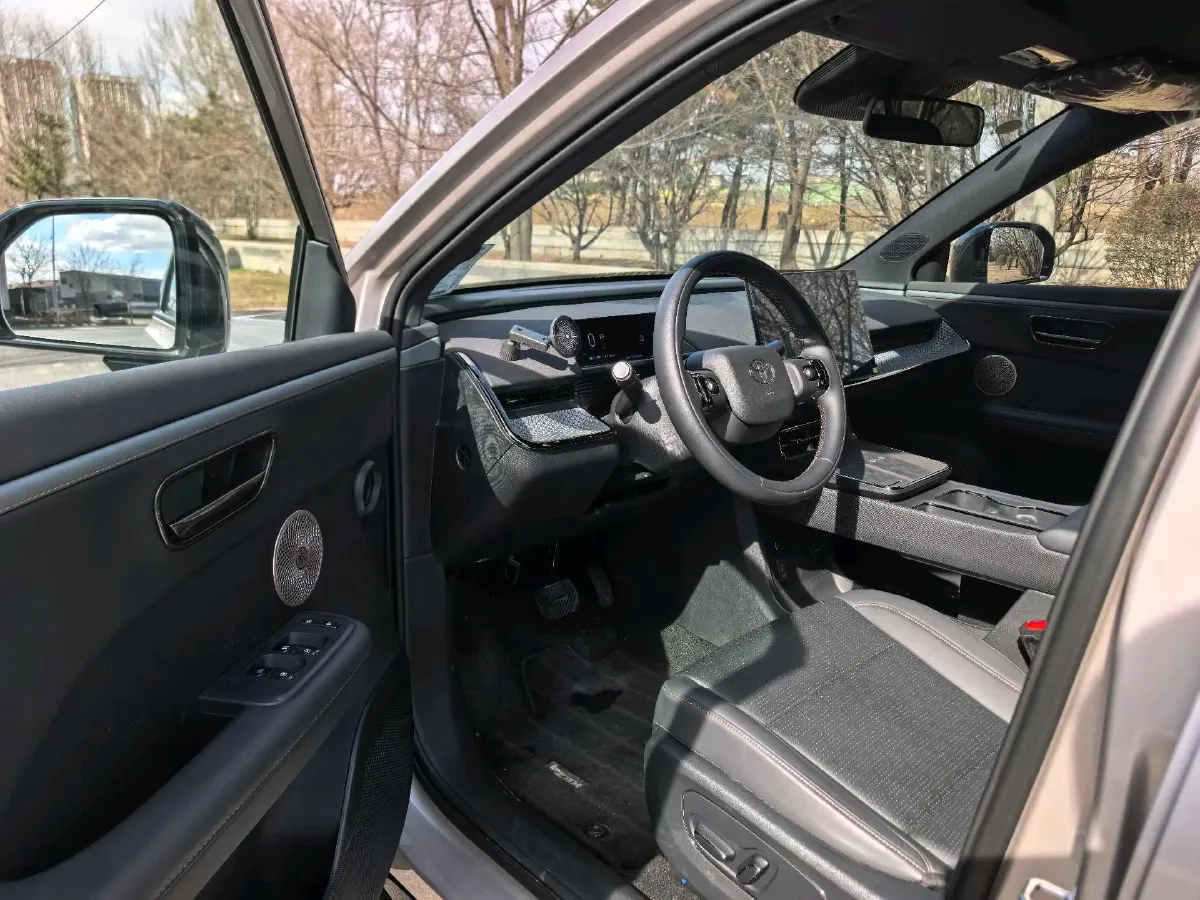 2025 Toyota BZ3X BEV 58.37KWH,autocango,china used car exporter,china ev exporter,chinese used car exporter,chinese used ev exporter